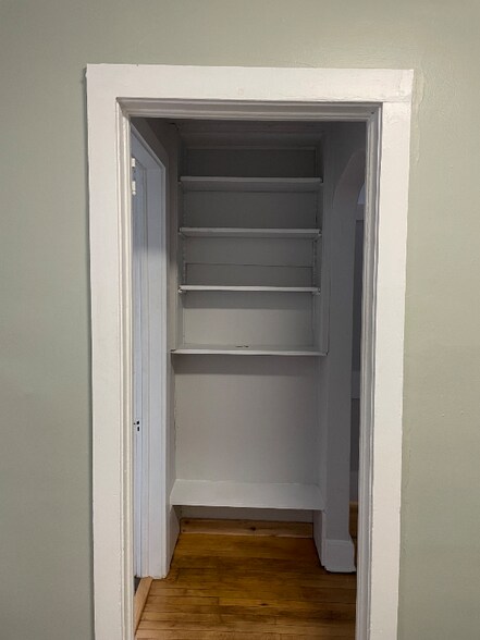 Building Photo - 1207 E 4th St