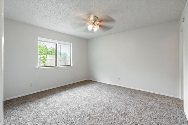 Building Photo - 5417 Knollridge Dr