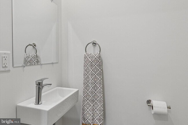 Building Photo - 2401 N 2nd St