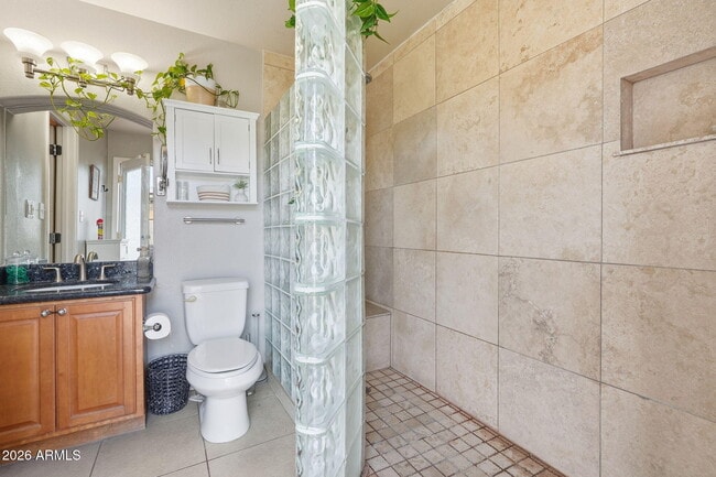 Building Photo - 2352 E Delgado St