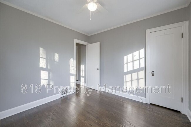 Building Photo - 2819 E 63rd St