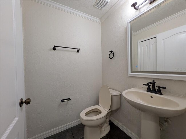 Building Photo - 9869 Heron Pointe Dr