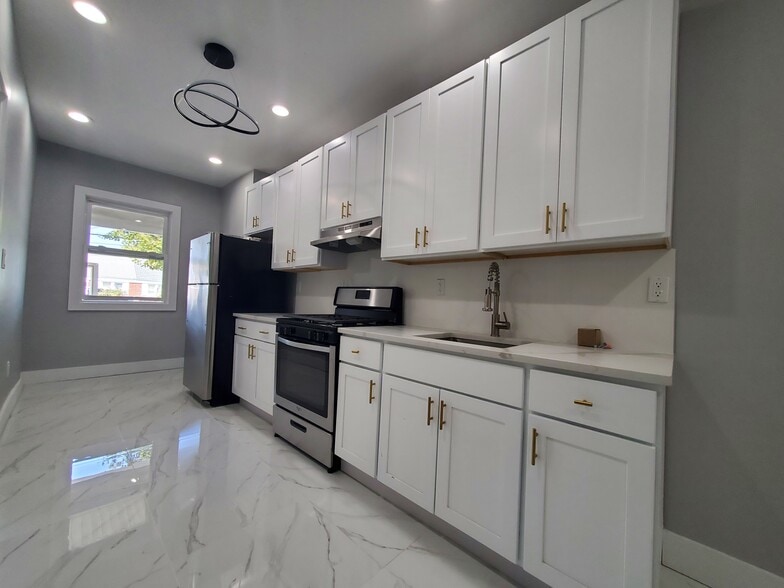 484 Kennedy Blvd 1F - 482 Kennedy Blvd