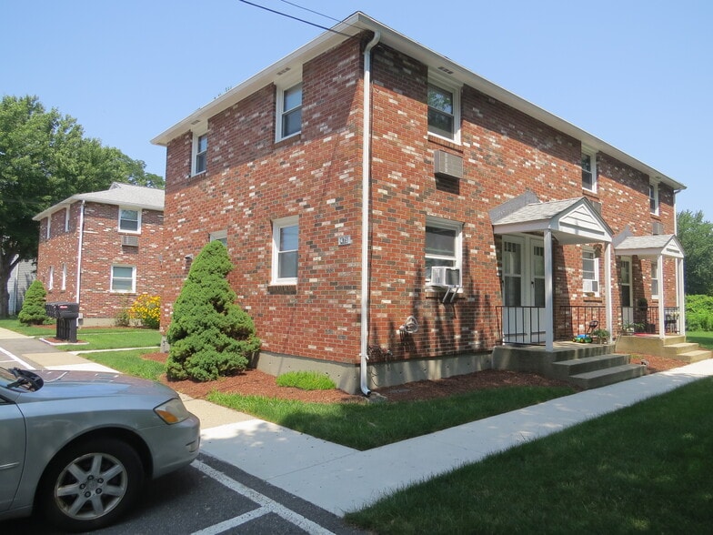 Building Photo - 469 Corey St