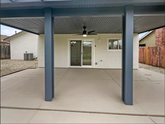 Building Photo - 7952 Summerplace Dr