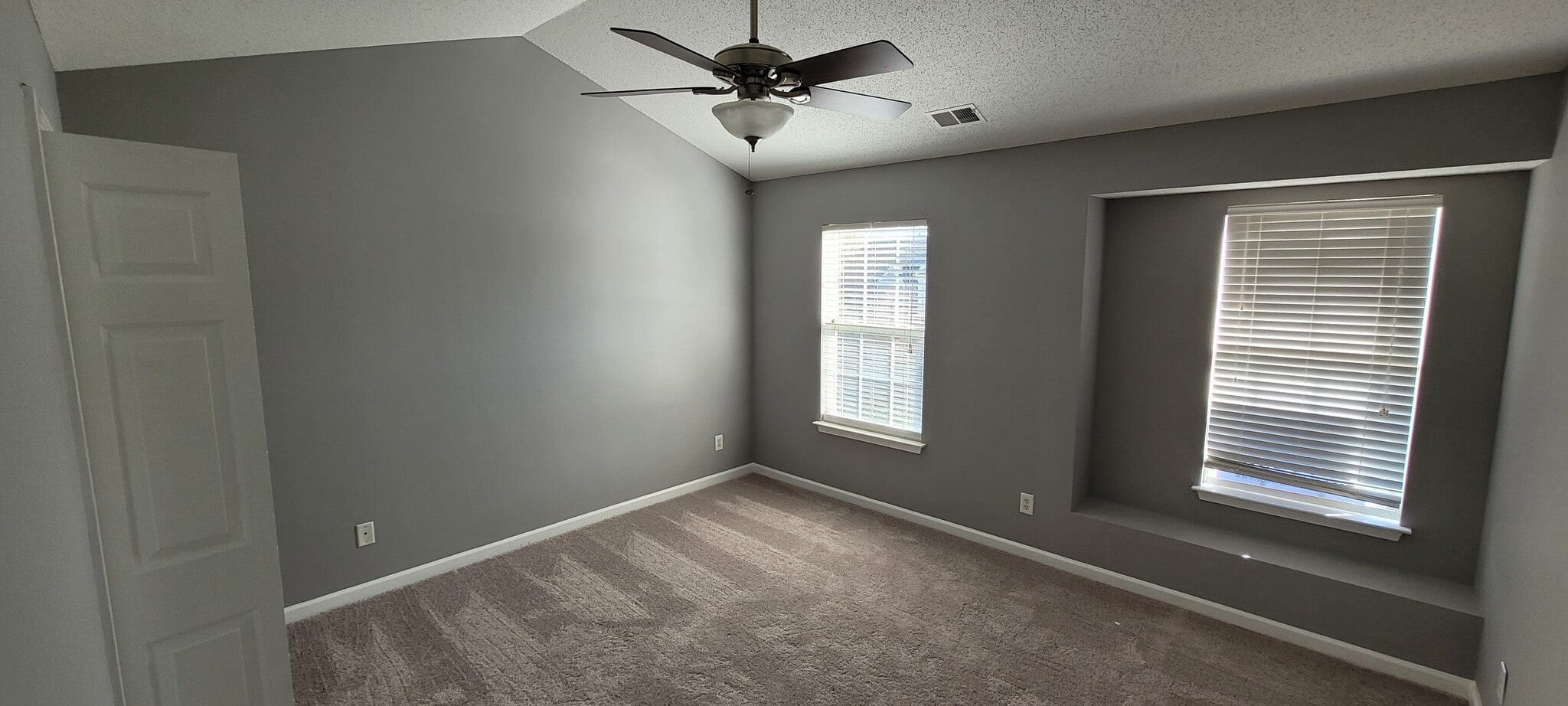 Building Photo - 5610 Harbor House Dr