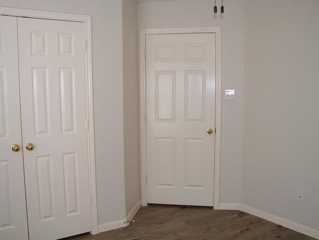 Building Photo - 22434 Cascade Springs Dr