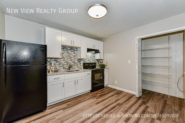 Building Photo - 300 Hoskins Mill Ln