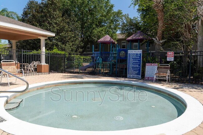 Building Photo - 2390 Caravelle Cir