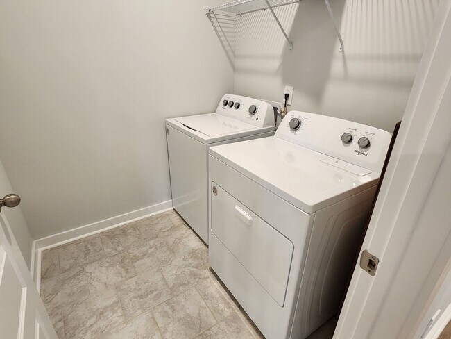 Building Photo - 2021 Holmesburg Private Cir