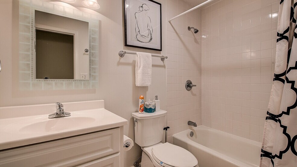 Building Photo - 1332 Wallace Pate Dr