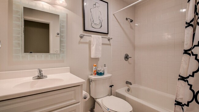 Building Photo - 1332 Wallace Pate Dr