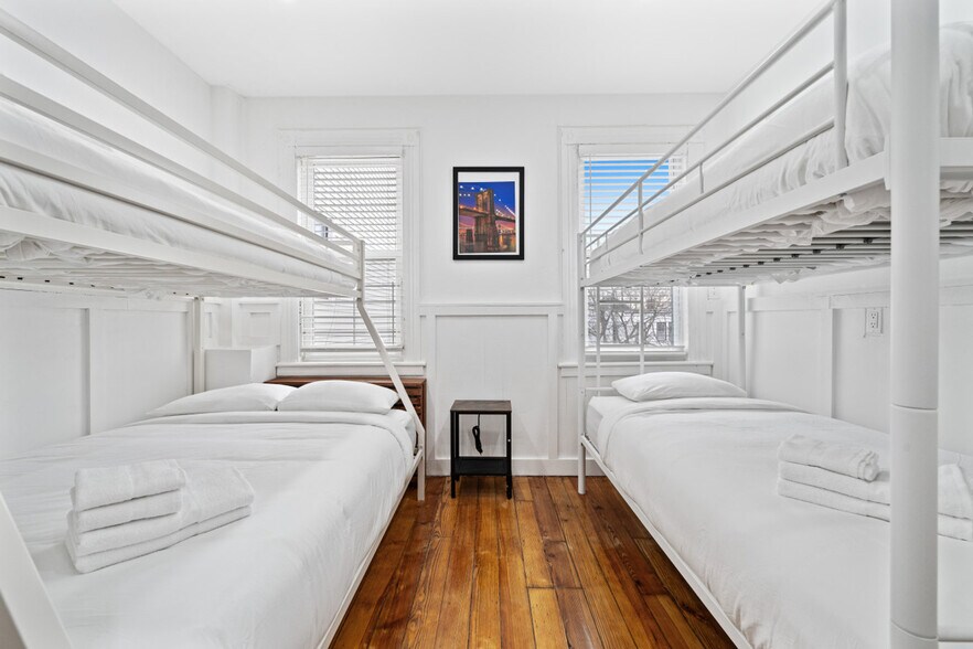 Building Photo - 285 Cator Ave