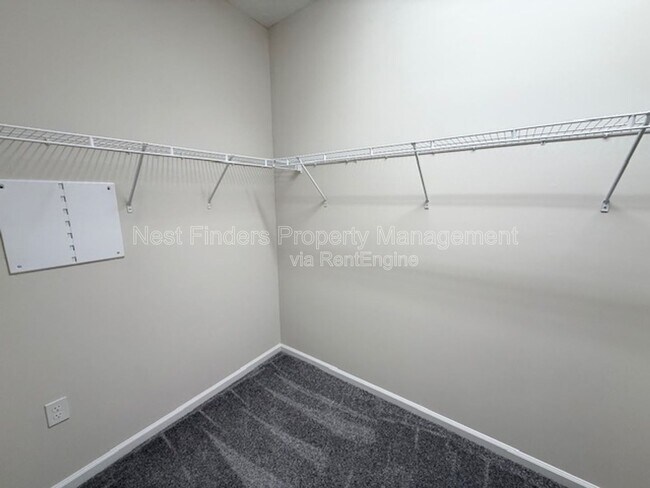 Building Photo - 2929 Fleur Ln