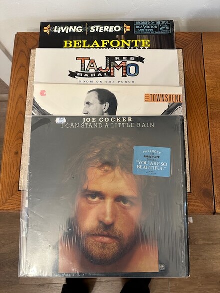 Building Photo - 835 S Edison St