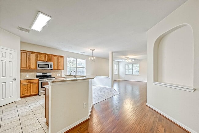 Building Photo - 5526 Hazel Berry Way