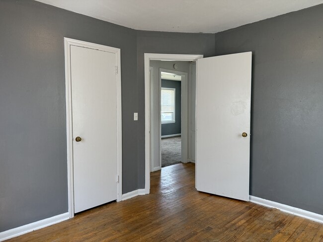 Building Photo - 631 Villa Dr