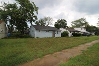 Building Photo - Home Close to Highway