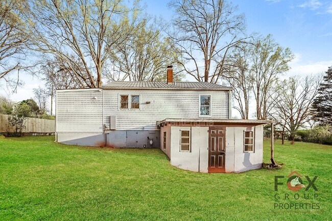 Building Photo - 1522 7th Ave Dr SW