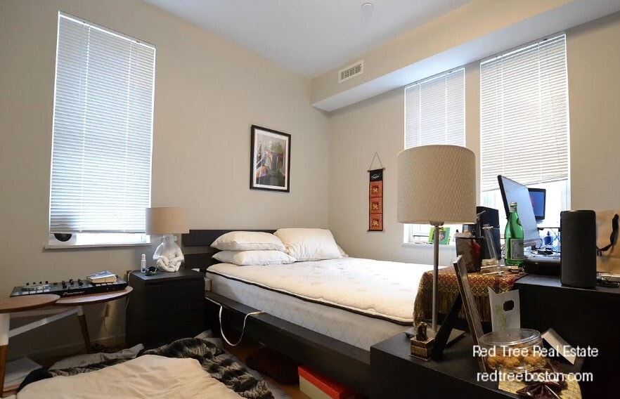 Building Photo - 53 Glenville Ave