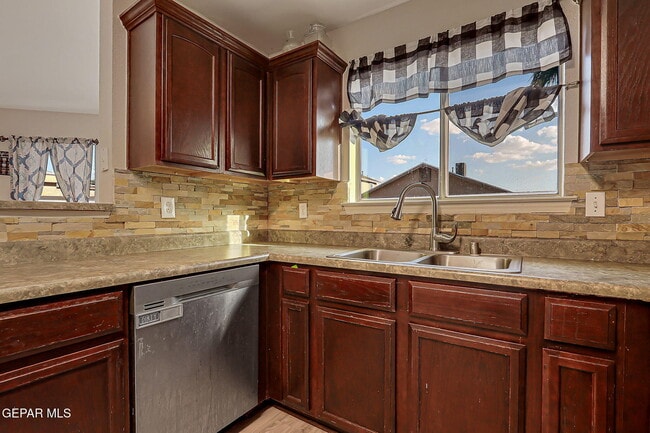 Building Photo - 14270 Gil Reyes Dr