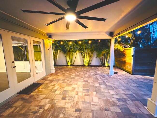Building Photo - Elegant and Updated 3/2 Pool Home just min...