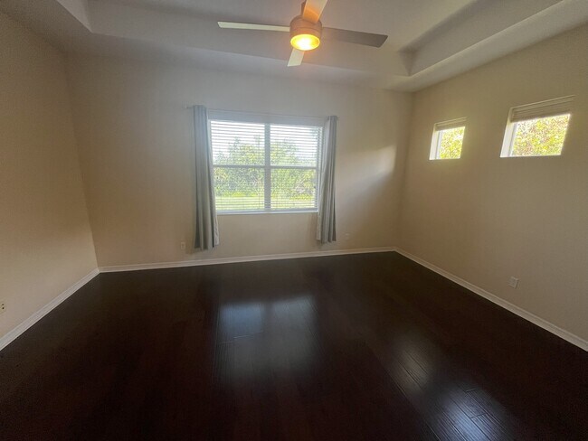 Building Photo - 4726 Claremont Park Dr
