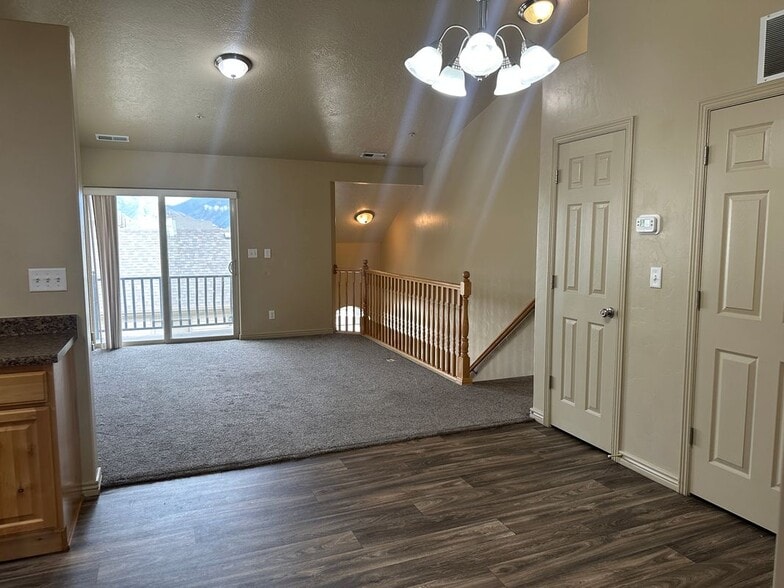 Building Photo - 488 S 2550 W