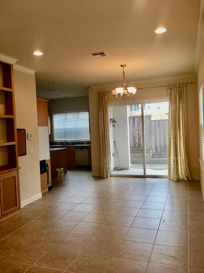 Building Photo - Terrific 4 bed 3.5 Home in Wonderful San Ramon! Great Schools, Shopping, Restaurants!