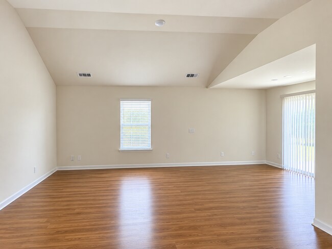 Building Photo - 21 Miller Park Cir