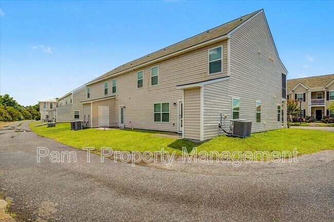 Building Photo - 140 Birch Cir