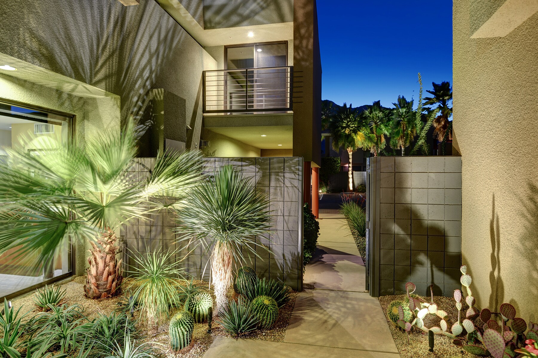 Building Photo - 1536 E Baristo Rd