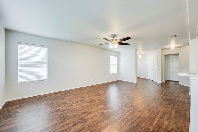 Building Photo - 7500 Lazy Spur Blvd