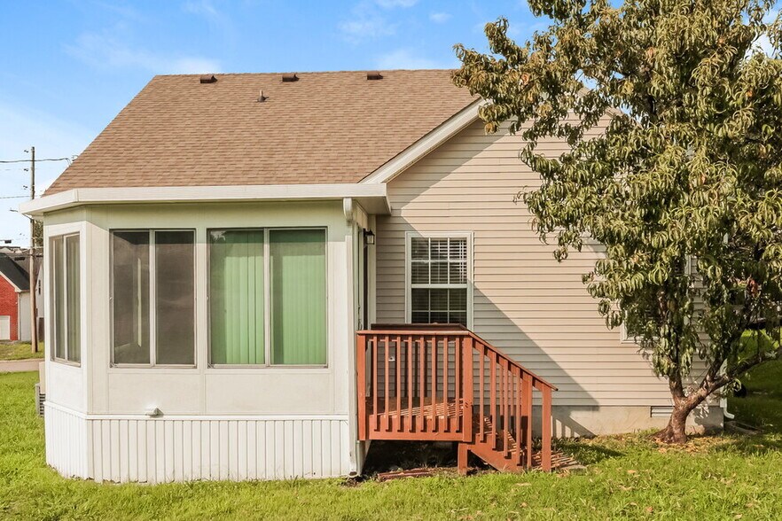 Building Photo - 693 Almondwood Pl