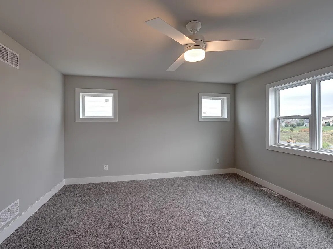 Building Photo - 115 Prairie Heights Dr