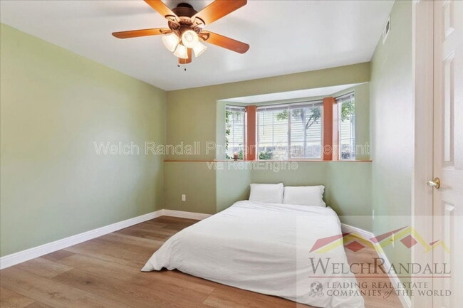 Building Photo - 3831 S River Run Wy