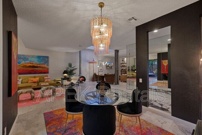 Building Photo - 1317 E Amado Rd