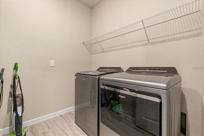 Building Photo - 5058 Sparkling Water Wy