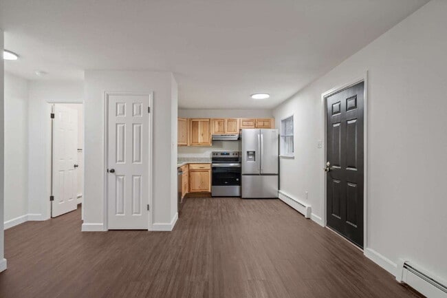 Building Photo - Renovated one bedroom ready in early August!