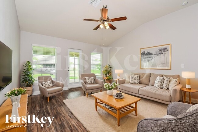 Building Photo - 2716 NW 3rd Ave