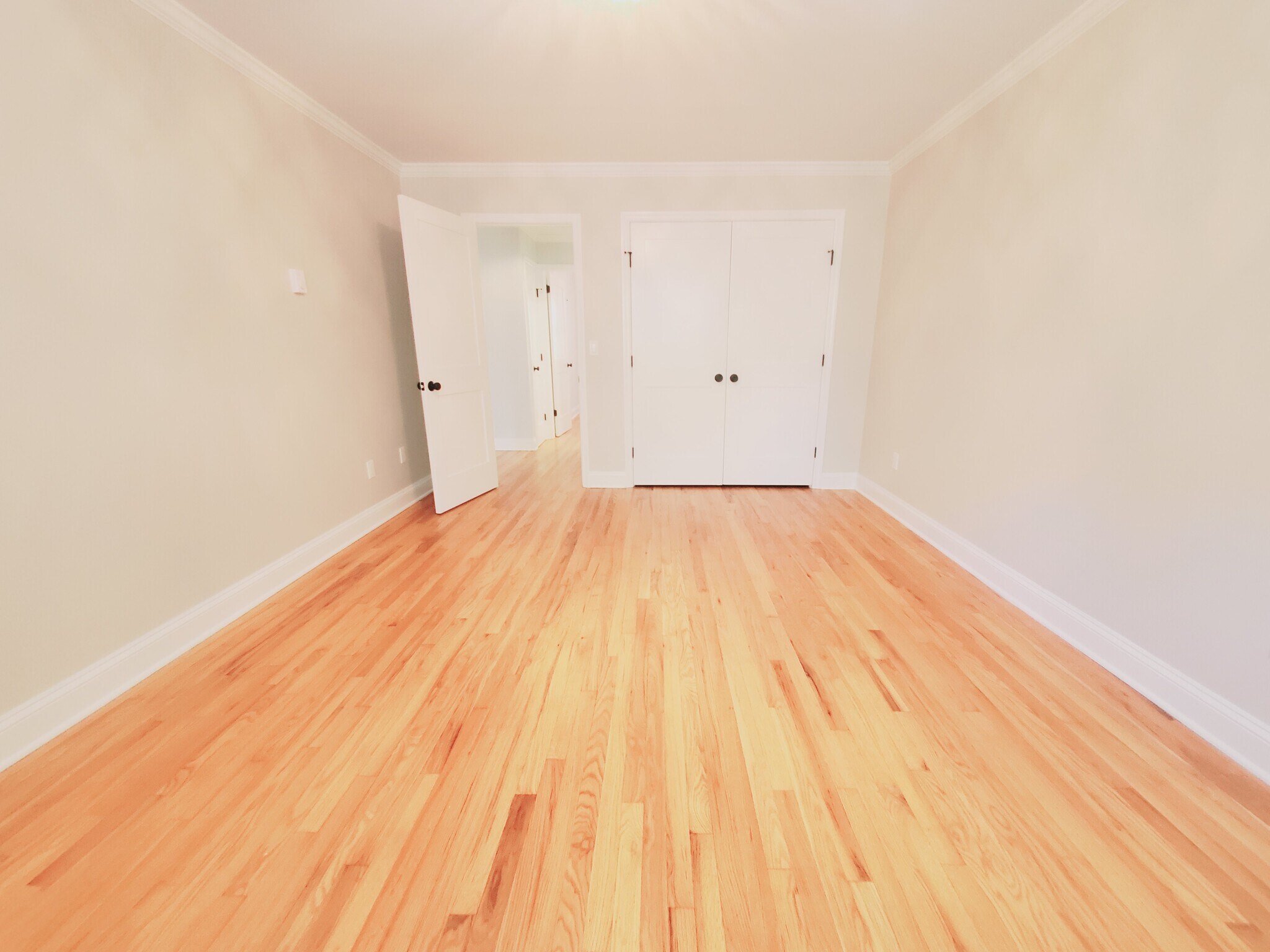 Building Photo - 409 Glenbrook Rd