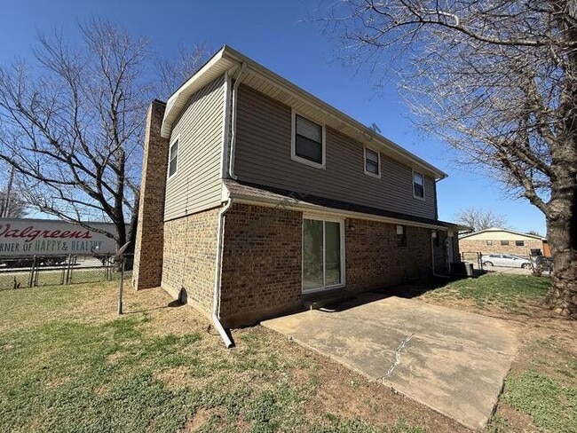 Building Photo - 1064 NW 7th St