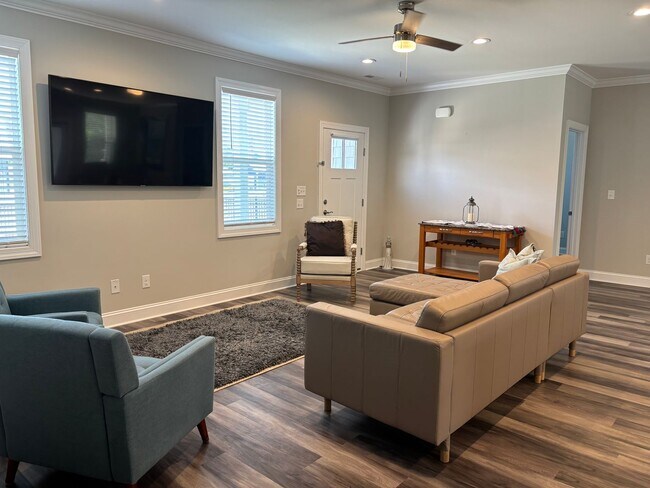 Building Photo - New home in Pine Knoll Shores