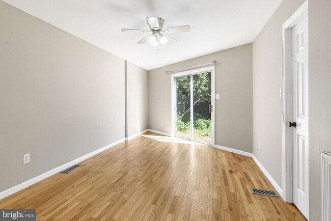 Building Photo - 941 New Market St