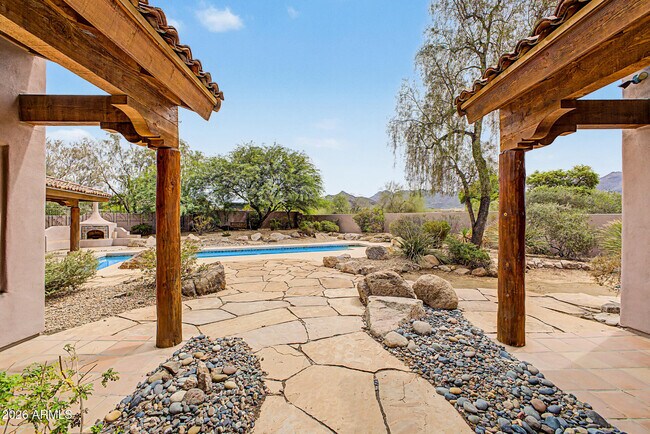 Building Photo - 9202 E Rimrock Dr