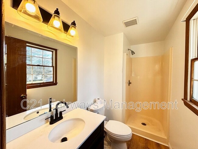 Building Photo - 616 Sandy Hill Rd