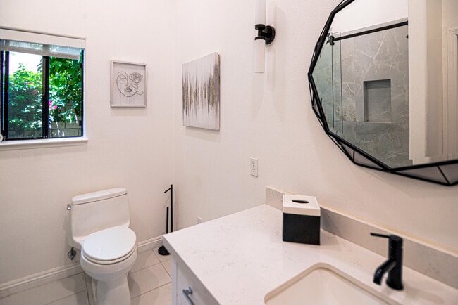 Building Photo - 74830 Waring Ct