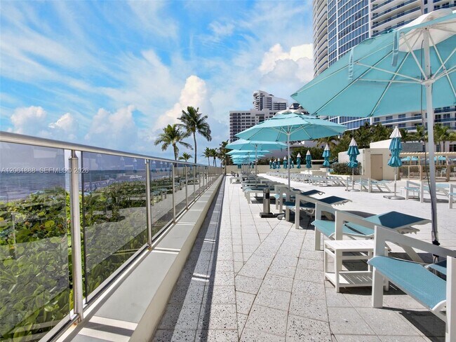 Building Photo - 2501 S Ocean Dr