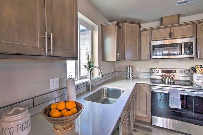 Building Photo - 3 Bedroom 2.5 Bathroom House In Cle Elum With Great Amenities and Sweeping Views