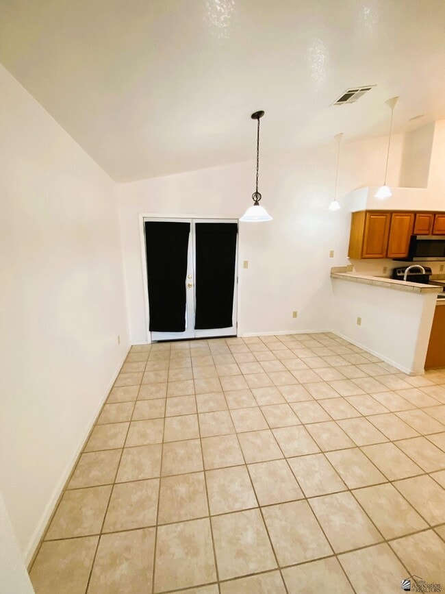 Building Photo - 1422 Andrea Ave